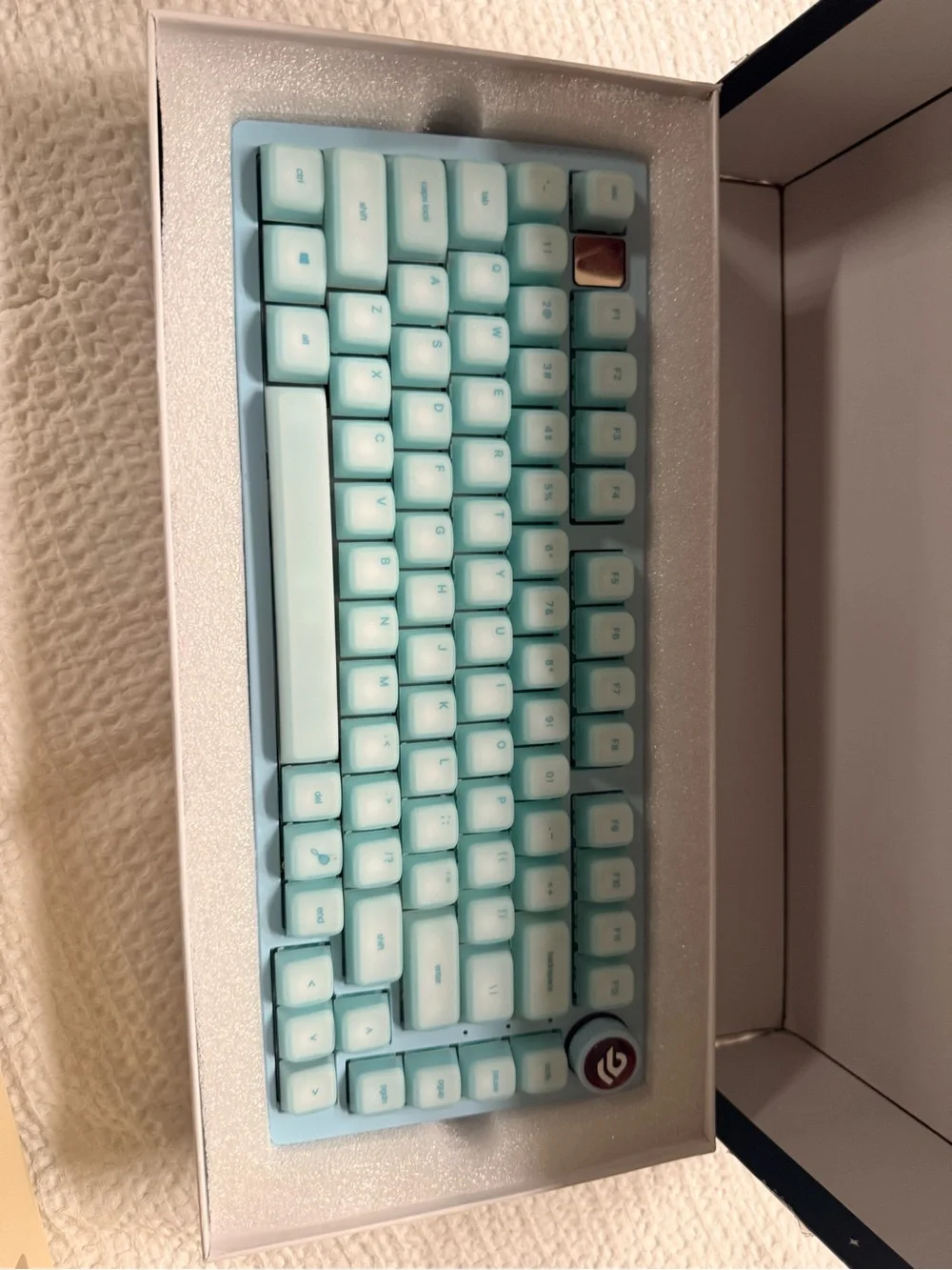 Leobog hi75 keyboard and k21 number pad
